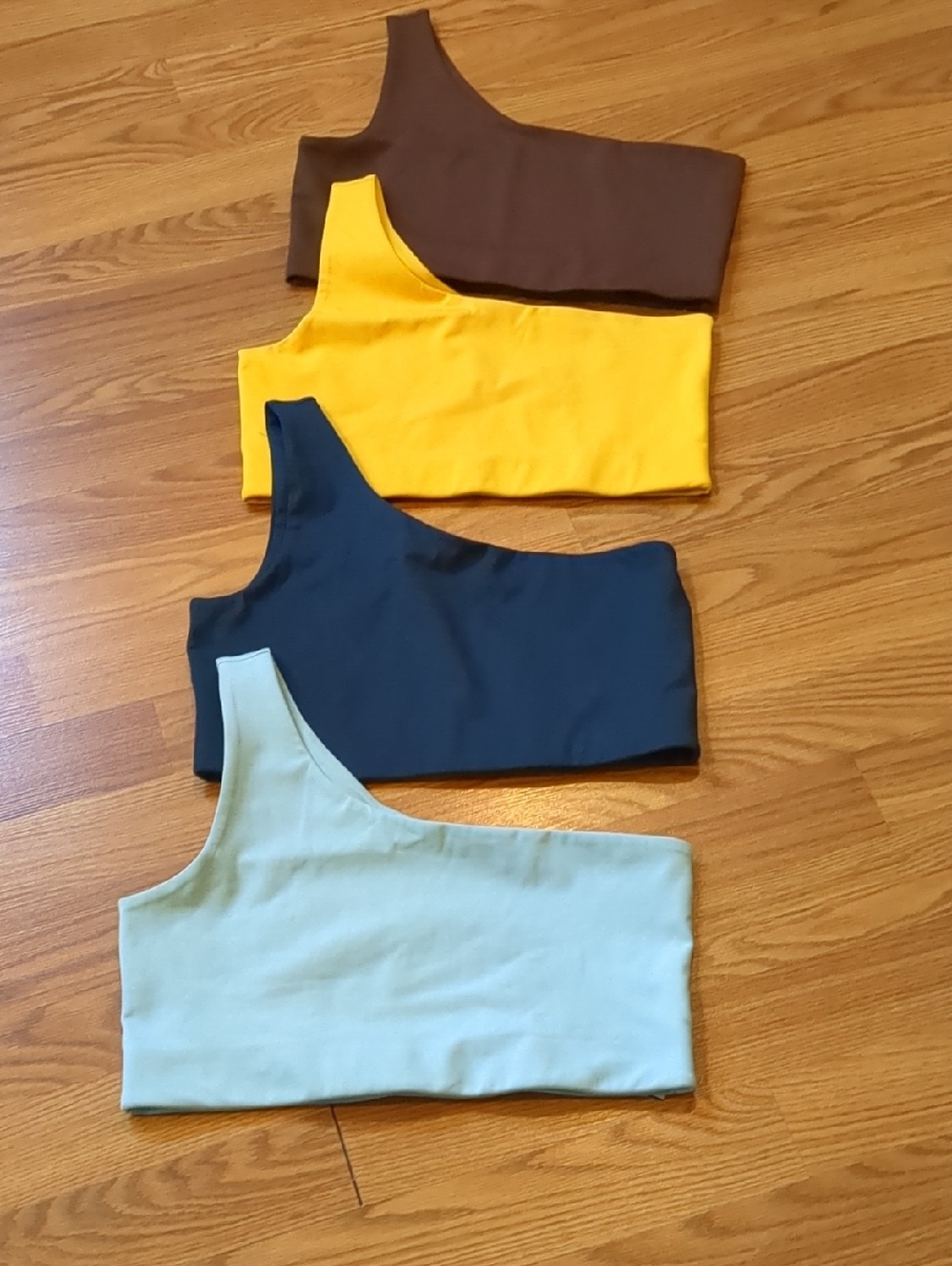 Girlfriend Collective Bianca One Shoulder Bra Bundle (Set of 4) – Size Large